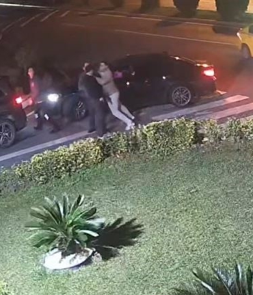 Beylikdüzü’nde yol verme tartışmasında silah çekti; o anlar kamerada