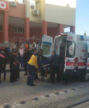 Adliye önünde kalbinden bıçaklanarak öldürülen Emrah’ın amcası konuştu