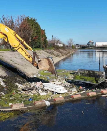 Kocaeli’de 12 metreküp atık denize ulaşmadan toplandı