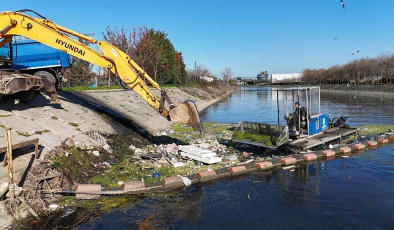 Kocaeli’de 12 metreküp atık denize ulaşmadan toplandı