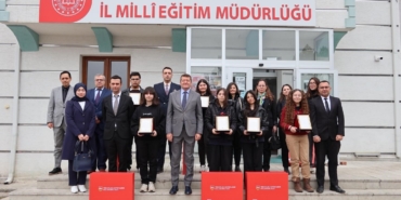 Bilecik’te genç yetenekler ödüllendirildi