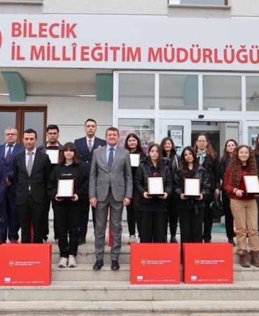 Bilecik’te genç yetenekler ödüllendirildi