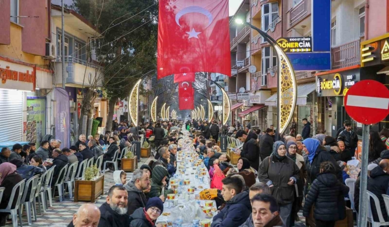 Bakan Yardımcısı Madak, Söğüt’te 4 bin kişiyle iftar yaptı