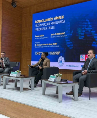 Bandırma’da bilişim suçları paneli düzenlendi