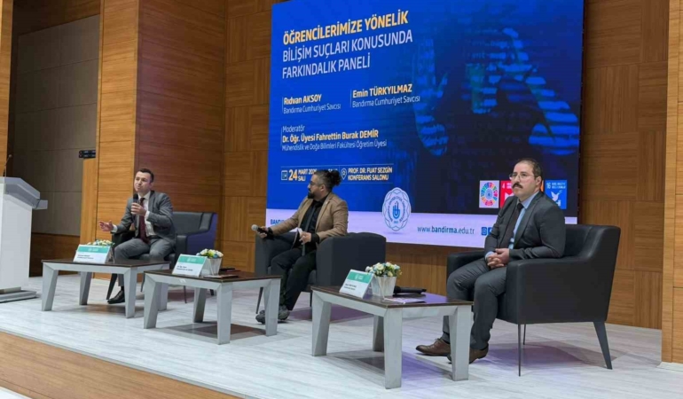 Bandırma’da bilişim suçları paneli düzenlendi