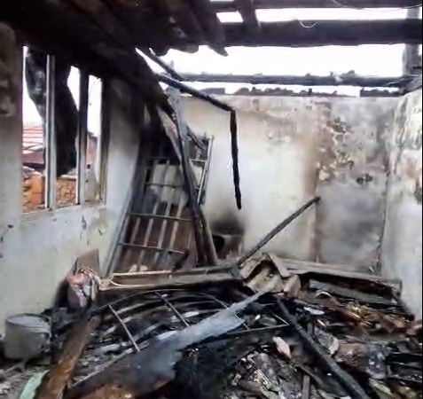 Metruk evde çıkan yangın korkuttu