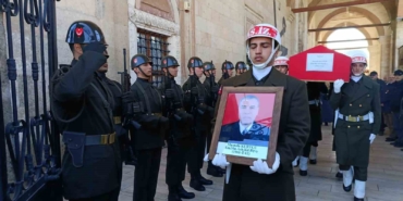 Edirne’de vefat eden emekli astsubay askeri törenle son yolculuğuna uğurlandı