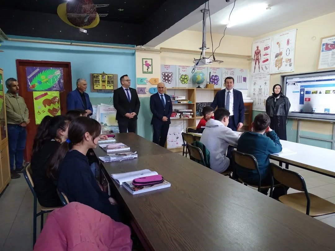 Kaymakam Muhammed Evlice’den Kalabak okullarına ziyaret
