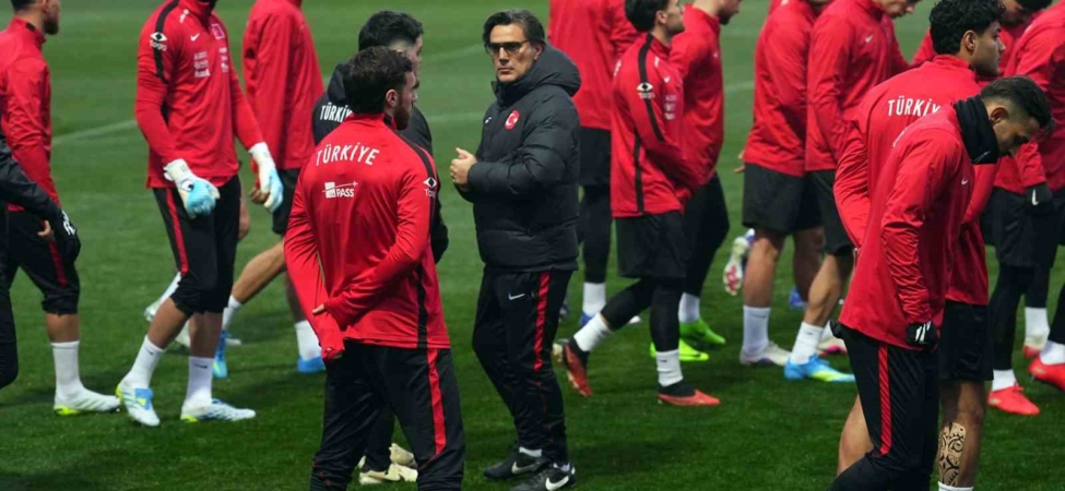 A Milli Futbol Takımı, Romanya maçının hazırlıklarını sürdürdü