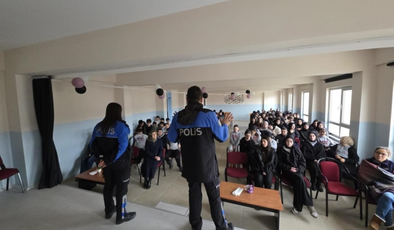 Bilecik’te ’Zorbalık değil, dostluk kazansın’ eğitimi