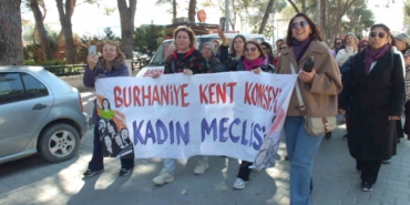 Burhaniye’de sazlı sözlü Kadınlar Günü kutlaması