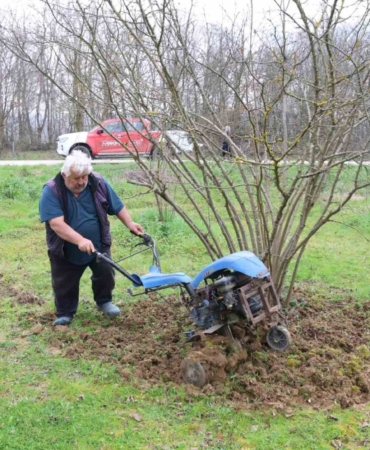 Kocaeli’de hibeli gübrelerini alan çiftçiler tarlada mesaiye başladı
