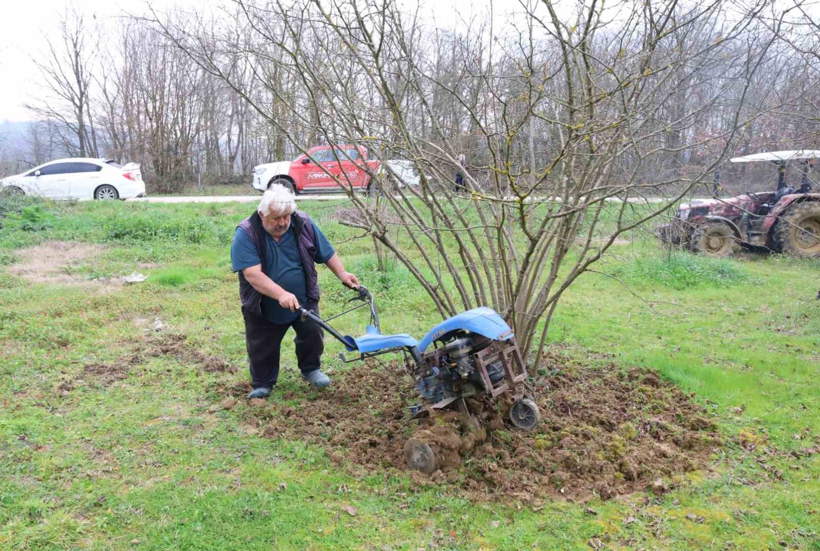 Kocaeli’de hibeli gübrelerini alan çiftçiler tarlada mesaiye başladı