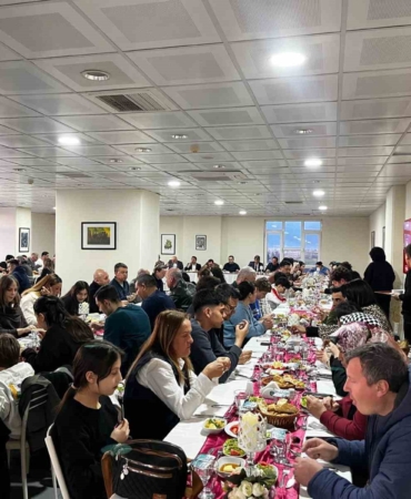 Burhaniye’de akademik ve idari personel iftarda buluştu