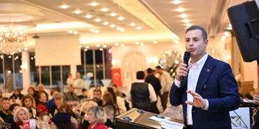 Başkan Ahmet Akın, İstanbul’daki Balıkesirliler ile kucaklaştı