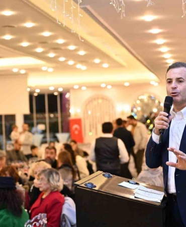 Başkan Ahmet Akın, İstanbul’daki Balıkesirliler ile kucaklaştı