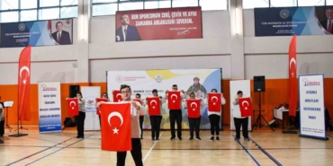 Down sendromlu gençler sporda becerilerini sergiledi