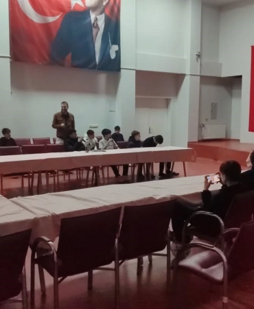 Bilecik’te çocuklardan eğlenceli karaoke gecesi