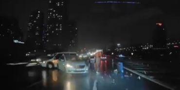 TEM otoyolunda iki aracın çarpışma anı kamerada