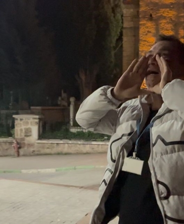 Bu mahallede davul çalanın başı belaya giriyor...Pilava pilava diye zillere basıyorlar