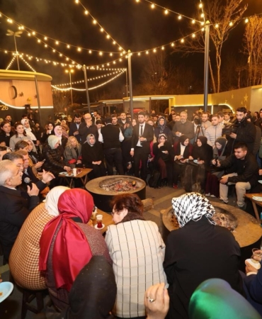 Bakanlar vatandaşlarla ateş başında sohbet etti