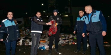 Esenyurt’ta çöpten servet çıktı: 1 milyon 200 bin TL’lik altın sahibine teslim edildi