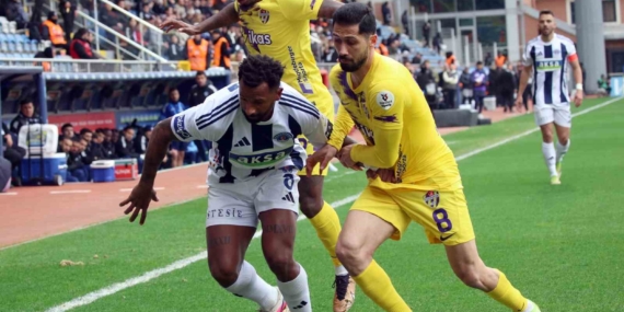 Trendyol Süper Lig: Kasımpaşa: 0 - Eyüpspor: 0 (Maç devam ediyor)