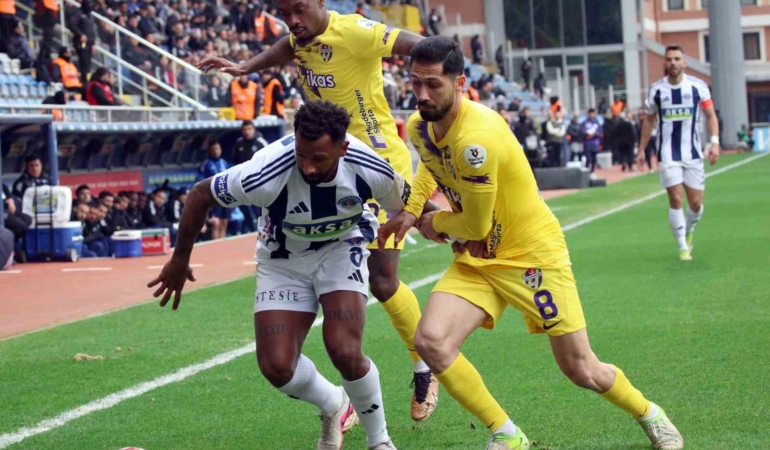 Trendyol Süper Lig: Kasımpaşa: 0 - Eyüpspor: 0 (Maç devam ediyor)