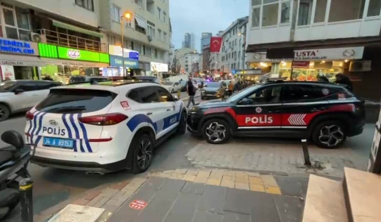 Şişli’de silahlı kavgada seken kurşunlar yoldan geçen kadına isabet etti