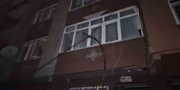 Şişli’de elektrik direğindeki patlama motorlara sıçradı