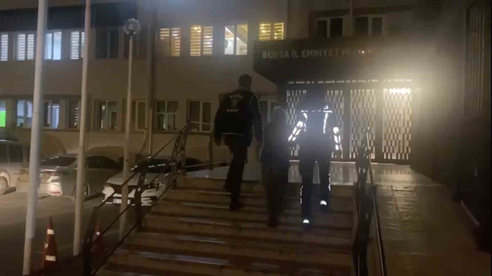 Bursa’da 7 yıldır aranan çocuk emniyetin özel ekibiyle bulundu