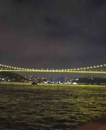 Endometriozis farkındalık ayı nedeniyle Fatih Sultan Mehmet Köprüsü sarıya büründü