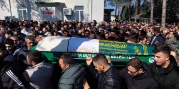 İftar vakti kazada hayatını kaybeden genç son yolculuğuna uğurlandı