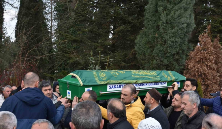 Traktör altında kalarak can veren sürücü son yolculuğuna uğurlandı