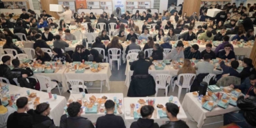 Esenyurt’ta gençlerle iftar buluşması
