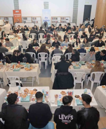 Esenyurt’ta gençlerle iftar buluşması