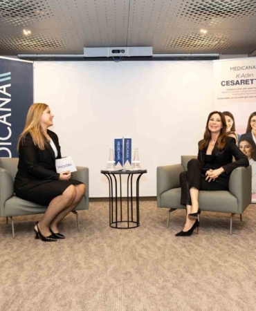 Demet Şener Dünya Kadınlar Günü etkinliğinde anne olmanın gücünü anlattı