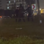 Telefon çalan adam E-5’e kaçtı, bekçiler minibüse binerek kovaladı