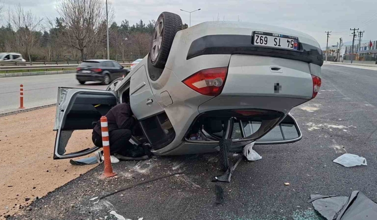 Bursa’da otomobil takla attı: Şans eseri yaralanan olmadı