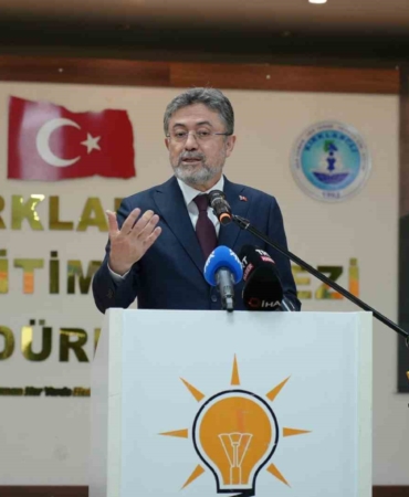 Bakan Yumaklı: "Savaşın hiçbir türünü tasvip etmiyoruz"