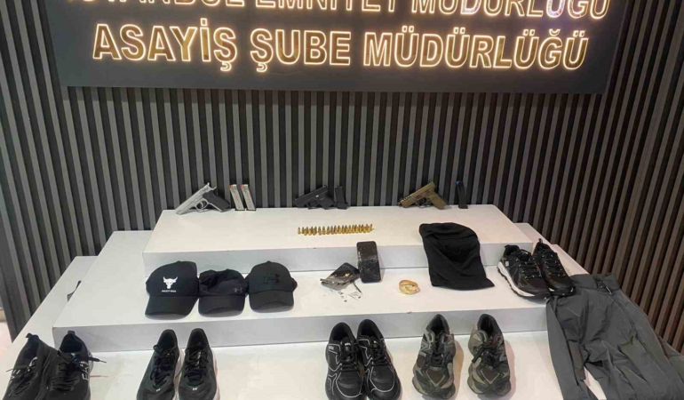 Eyüpsultan’da kuyumcudan milyonlarca liralık altın çalan 8 şüpheli adliyeye sevk edildi