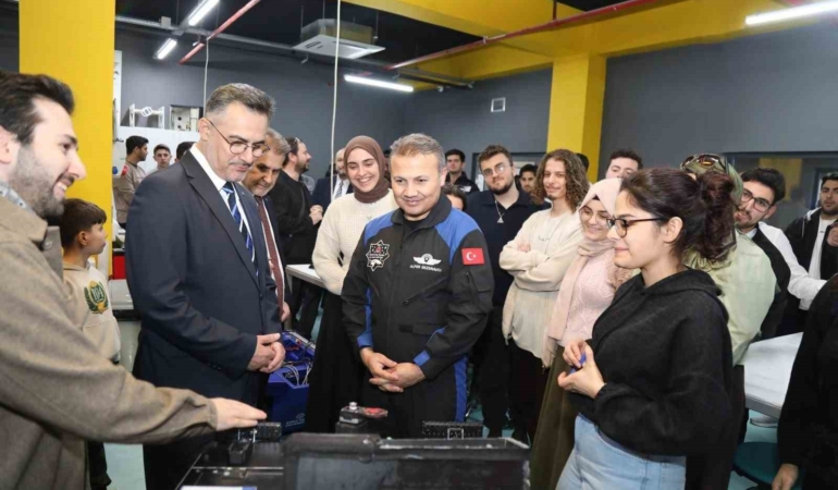 Alper Gezeravcı’dan BTÜ öğrencilerinin TEKNOFEST projelerine tam not