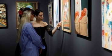 Bursa’da ‘Kadın ve Işık’ sergisi açıldı