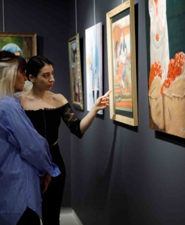 Bursa’da ‘Kadın ve Işık’ sergisi açıldı