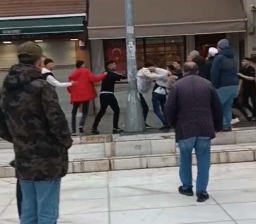 Eyüpsultan’da yumruklu ve sopalı kavga