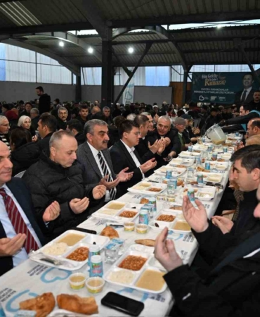 Başkan Akın, Balyalılar ile iftarın bereketini paylaştı
