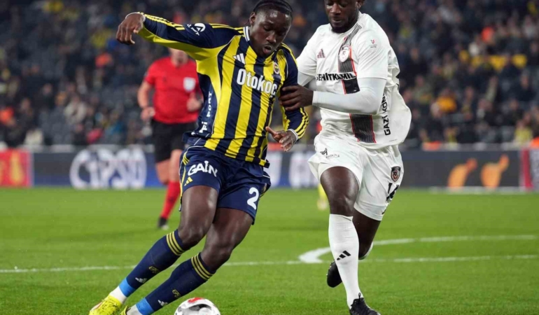 Trendyol Süper Lig: Fenerbahçe: 1 - Gaziantep FK: 0 (İlk yarı)