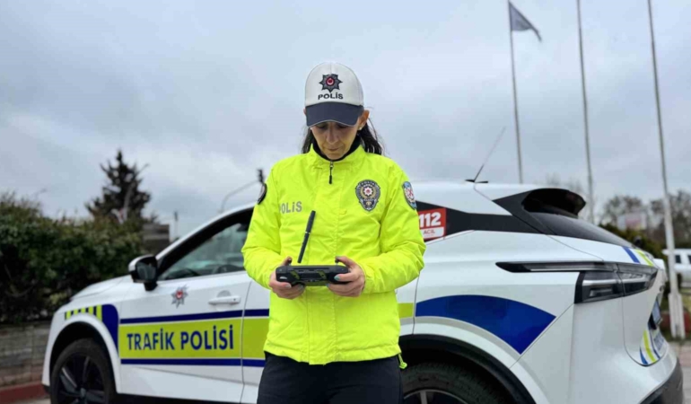 Edirne’de trafik denetimleri arttırıldı: Araç kullanırken telefona bakanın ehliyetine el konulacak