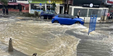 Sarıyer’de rögarlar taştı: Bir iş yerini su bastı, dükkan sahibi İSKİ’ye tepki gösterdi