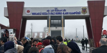 Dilovası’ndaki parfüm tesisi yangını davasında sanıklar hakim karşısında